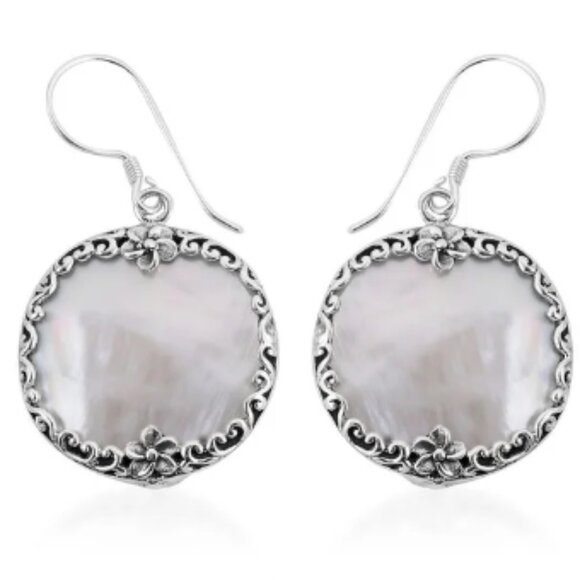 🆕️ Bali Legacy Mother of Pearl Floral Earrings in Sterling Silver - Picture 1 of 2